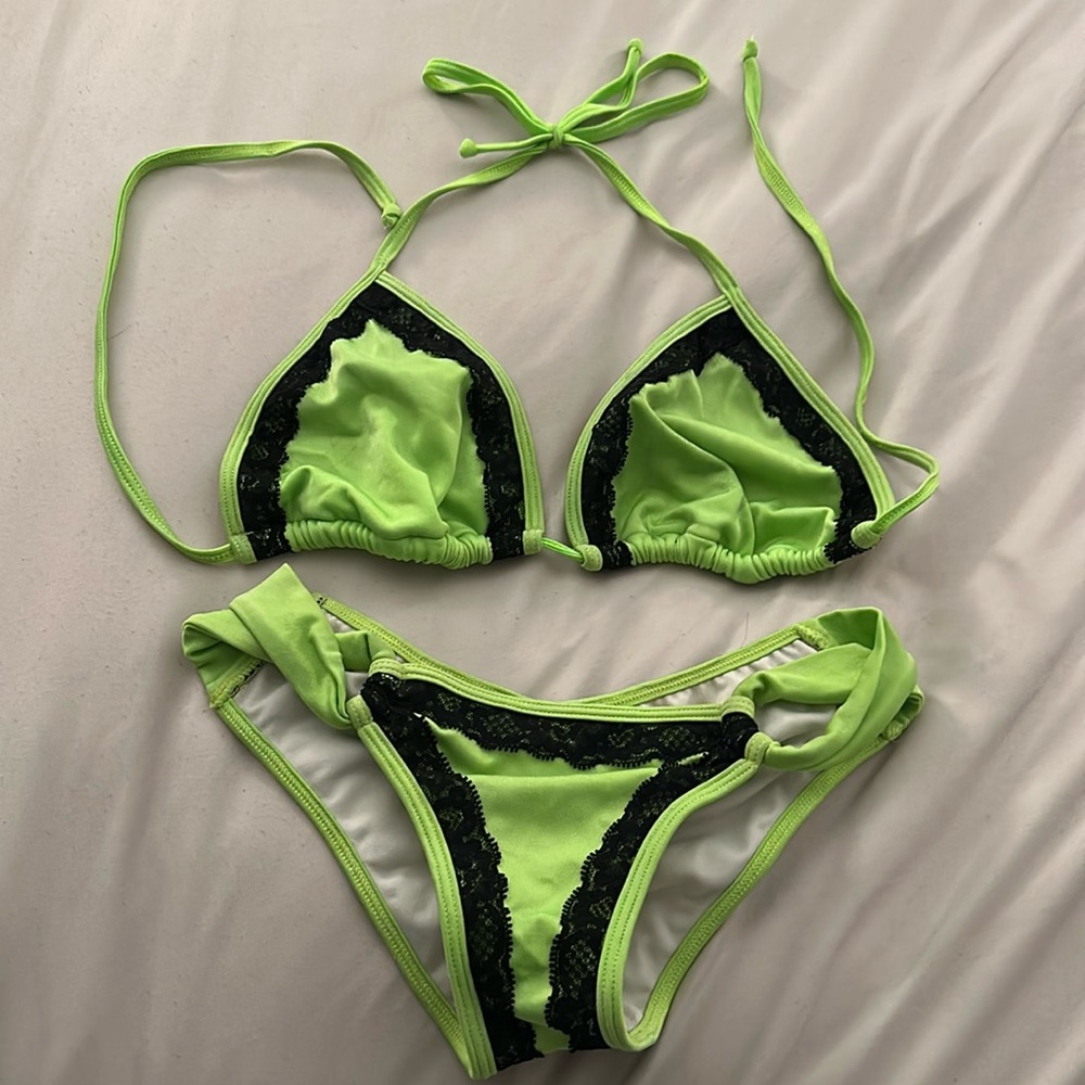 Unico Swim lace trim bikini with scrunch butt bottoms